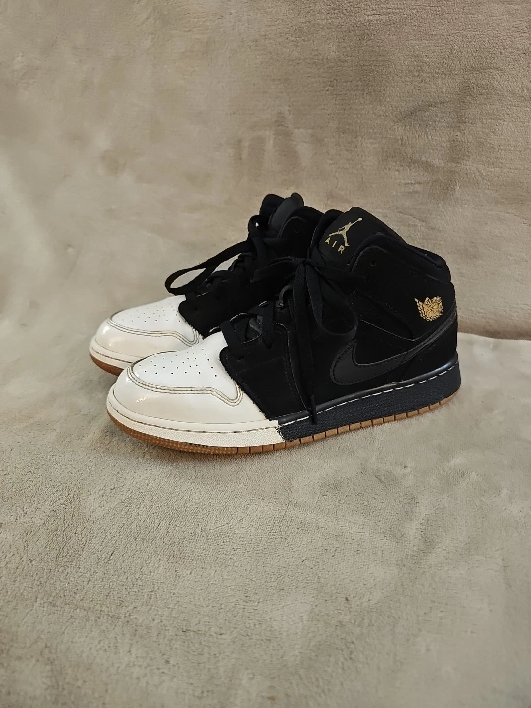 Air Jordan 1 Mid Retro Black White Gold 2017 Size 6.5Y/6M/8W