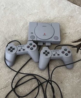 Playstation 1 Classic Mini Console Comes With Two Controllers No