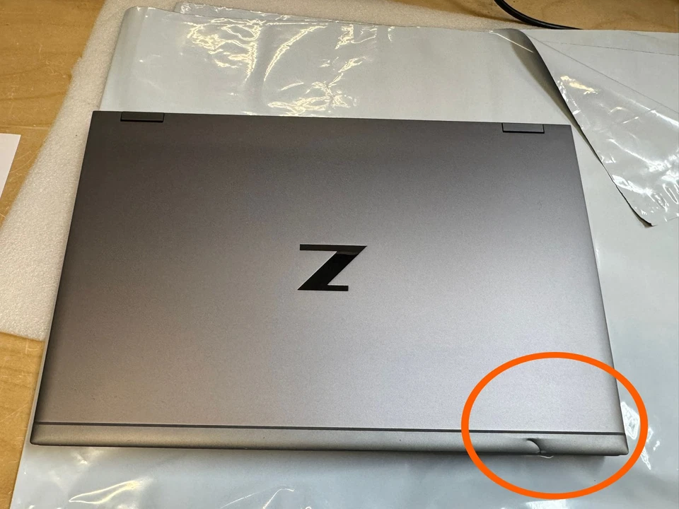 HP ZBook Fury 17 G7 17,3 pollici computer portatile i5-10400H 16 GB 512 GB T1000 AZERTY (LEGGI!) - Immagine 2 di 4