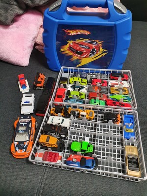 33x Hotwheels, Siku, Matchbox, Majorette inkl. Koffer
