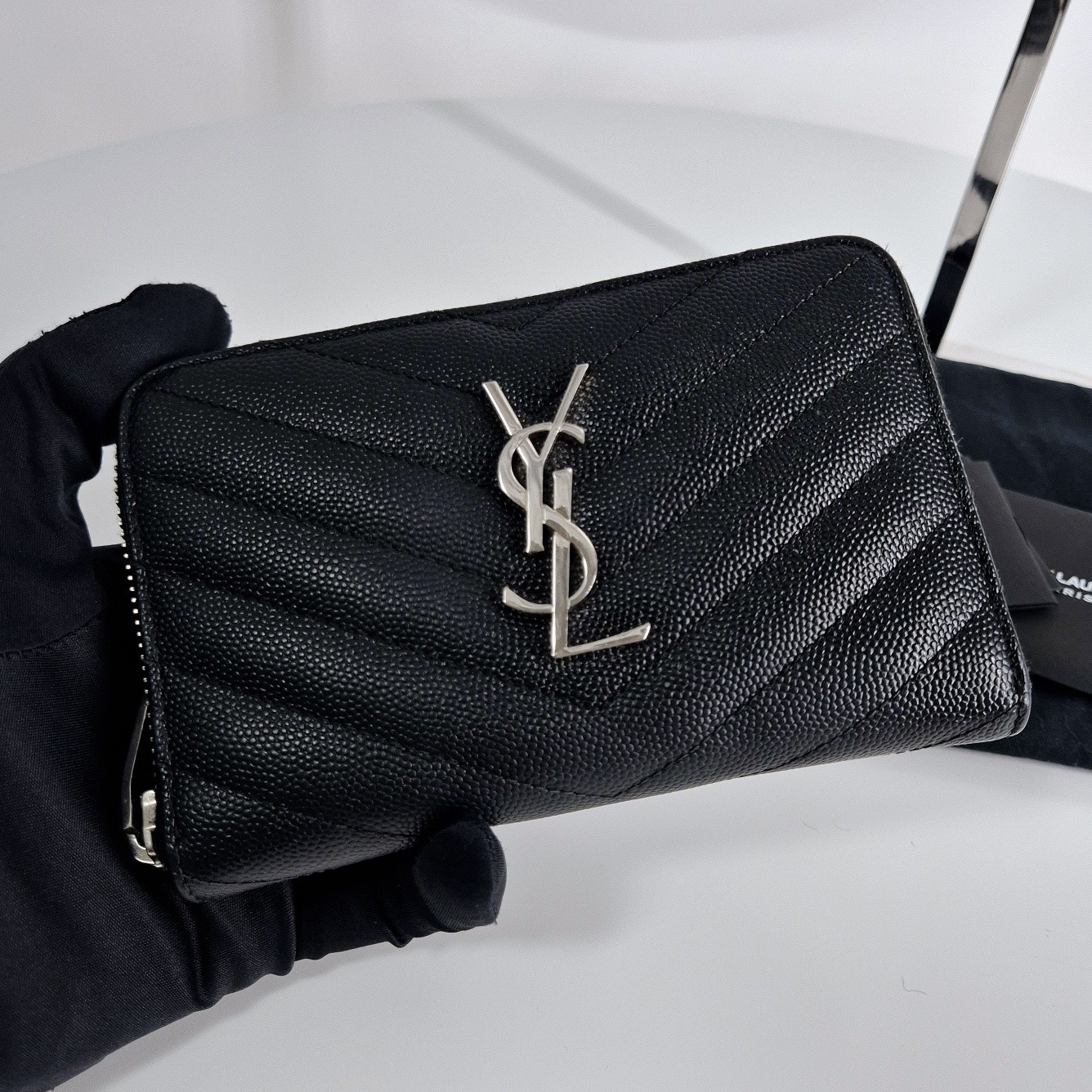 Saint Laurent Matelassé Portafoglio Piccolo con Zip Argento Nero (481407) 130799236