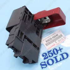 NEW GENUINE OEM TOYOTA RAV4 2001-2005 BLOCK ASSEMBLY FUSIBLE LINK 82620-42040