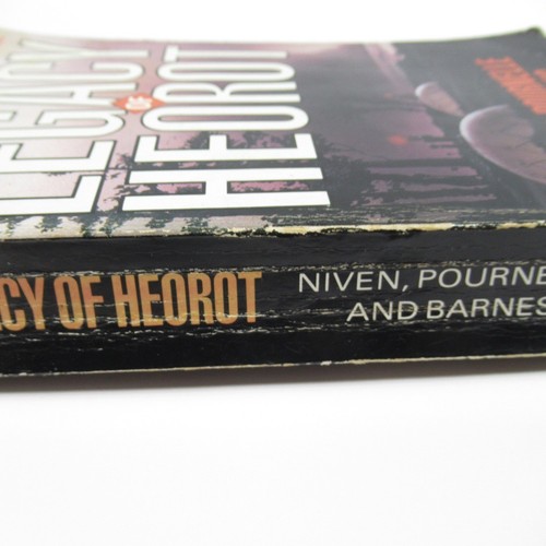 The Legacy of Heorot by Niven, Pournelle & Barnes - Sphere Books 1988 Paperback - Picture 5 of 24