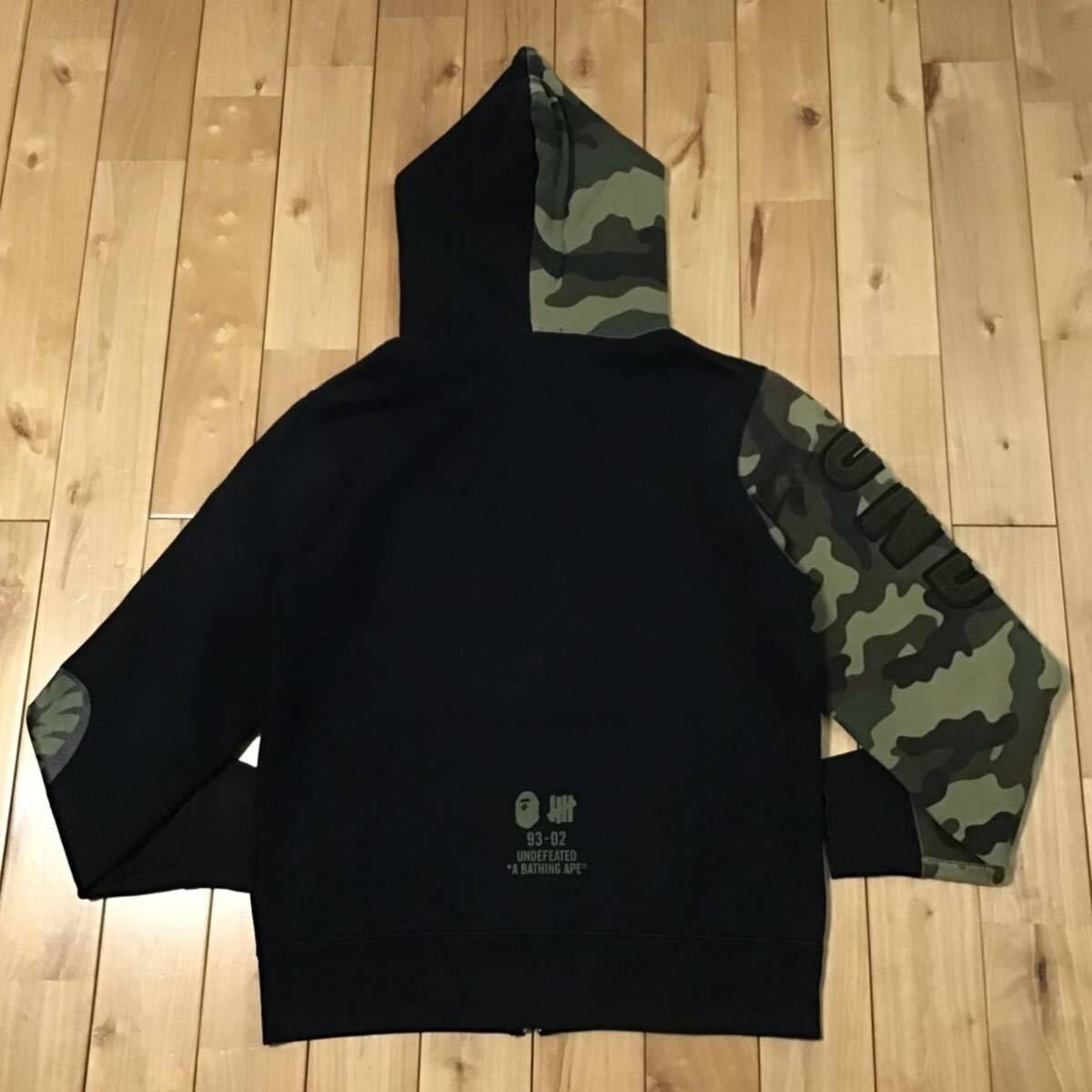 Undefeated × BAPE camo shark full zip hoodie A Bathing Ape Size M