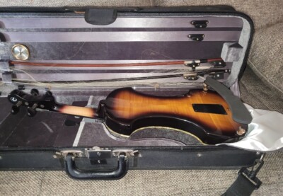 Rare Fender FV3 Deluxe Electric Violin with Case and 1 Bow in