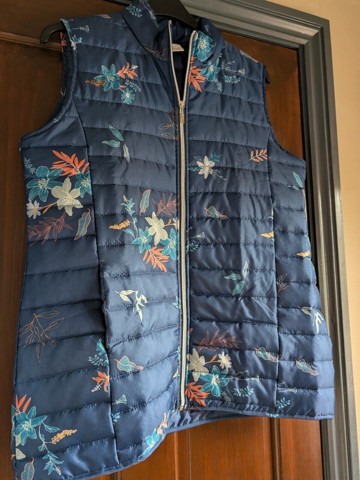 Picture 4 of 24