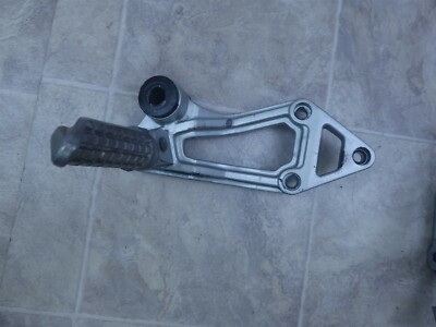 1990 Kawasaki ZX1000B Ninja K719-1) left and right rear foot