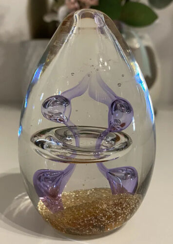 Glass Paperweight Tear Shaped Four Controlled Pinky Bubbles Halo And Gold - Picture 1 of 4