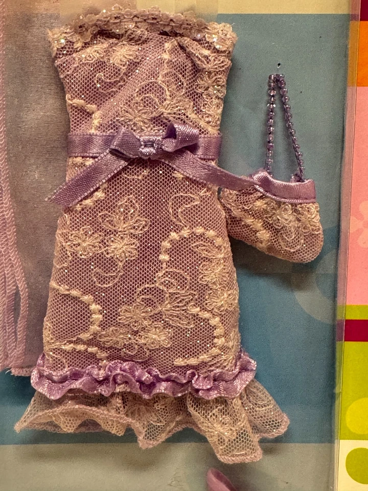 Barbie Diva Drive vestido lila con superposición de encaje, bufanda, zapatos, bolso 2004 NRFB Nuevo Foto 3 de 4