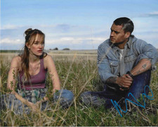 * MAIKA MONROE * signed 8x10 photo * REMINDERS OF HIM * COA *