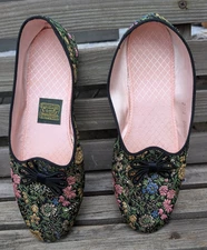 DANIEL GREEN Comfy Slippers • Floral Embroidered Brocade Slippers • Sz. 8 - VTG