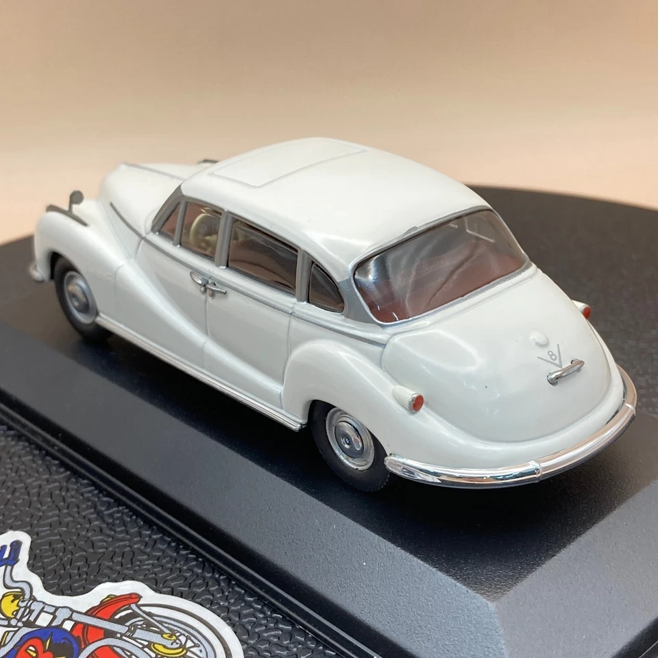 Minichamps 1/43 BMW 502 V8 Limousine White 1956 430022400 Diecast model old - Image 2 of 4