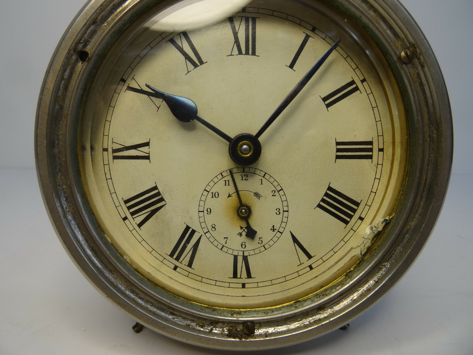 Antiker Pfeilkreuz Wecker mechanische Uhr Tischuhr antique alarm clock
