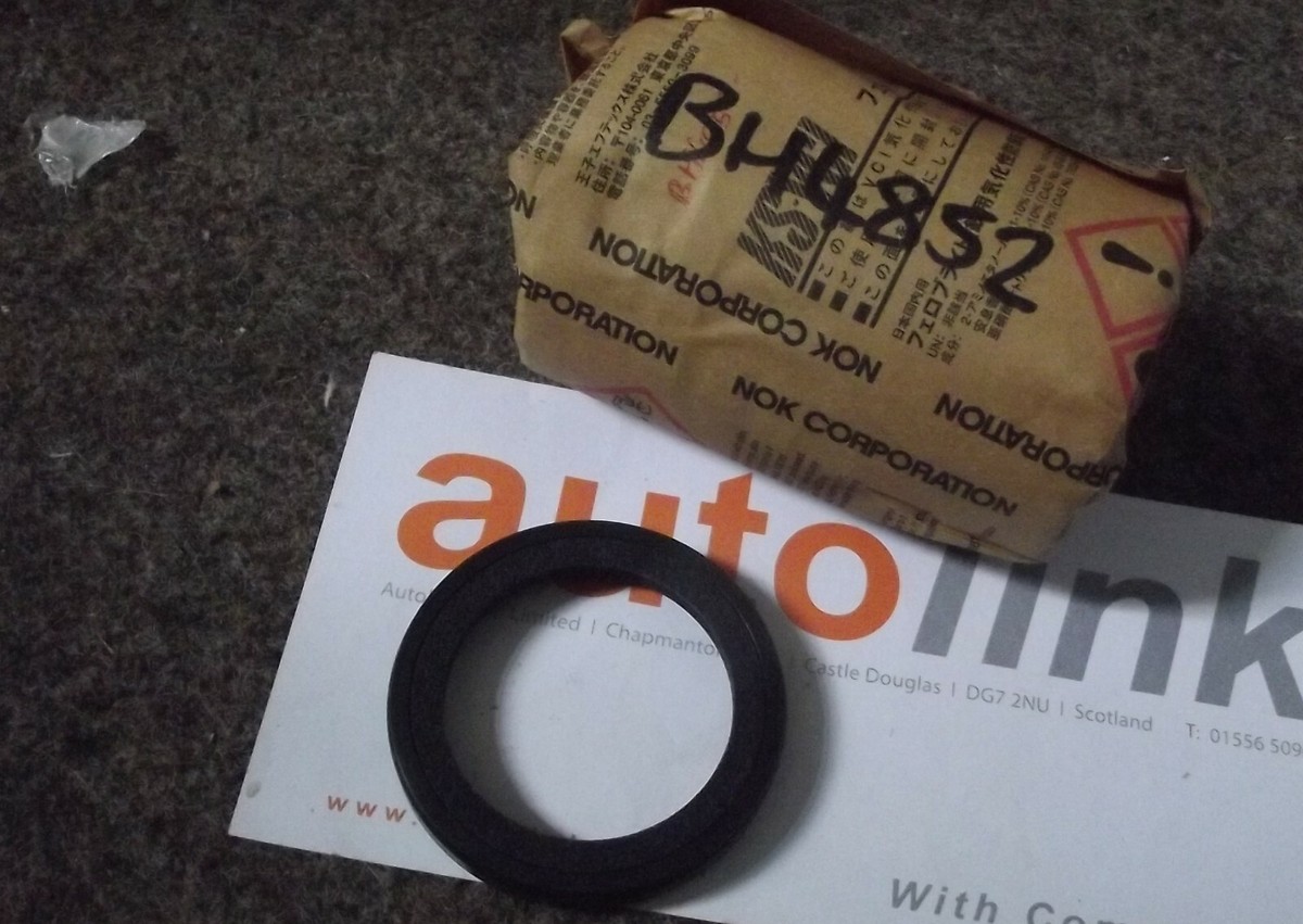 Crankshaft front oil seal for Mazda Bongo 2.5 TD turbo diesel 70mm