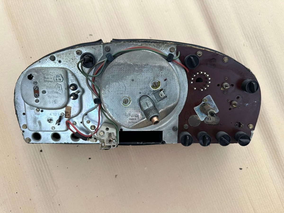 Mercedes Benz R107 107 450SL 380SL SLC Instrument Cluster 72,190km 