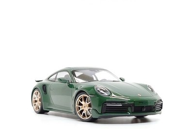 Minichamps 1:18 Porsche 911 Turbo S (992) Sport Design in Irish