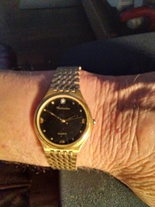Beautiful Vintage Valentino Gold Toned Quartz Watch With Genuine Diamond -In Box Las mejores ofertas en Relojes de pulsera Givenchy | eBay main image 4