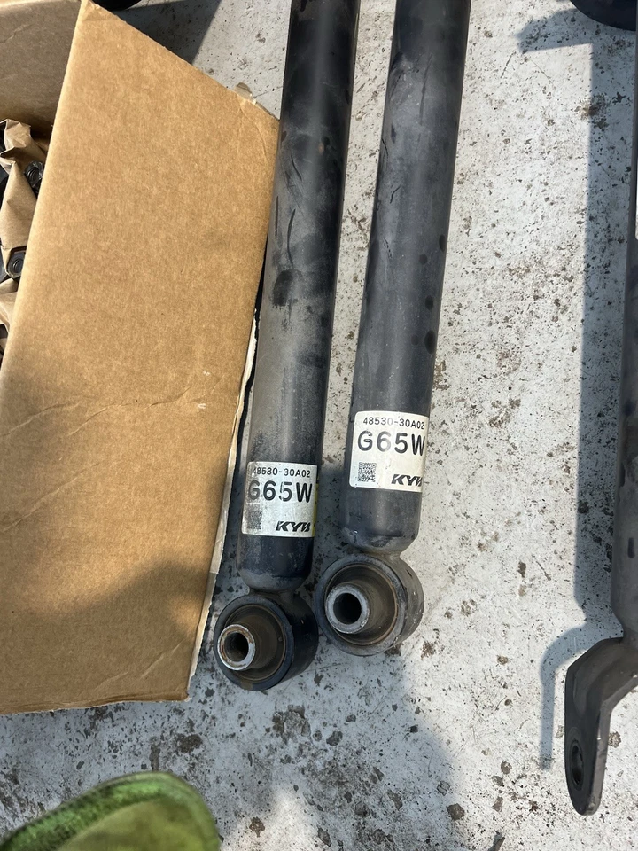 Kit de descenso Lexus GS350 para tracción trasera 2013-2019 con suspensión adaptativa Foto 4 de 4