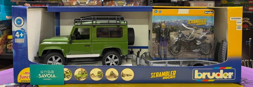 BRUDER 02598- AUTO LAND ROVER DEFENDER CON RIMORCHIO E DUCATI SCRAMBLER - Immagine 2 di 4
