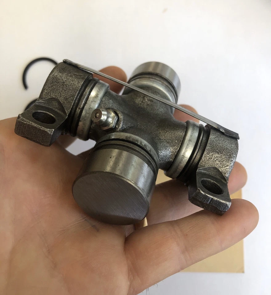 1957 Chrysler Imperial Front Or Rear Driveshaft Universal Joint W/ Clips 1752263 - Image 2 of 4