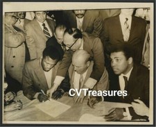 MUHAMMAD ALI JOE FRAZIER ORIGINAL VINTAGE FIGHT OF CENTURY PHOTO