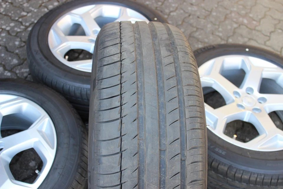 Original Range Rover Sport Komplettradsatz Sommer 20 Zoll Alufelgen 255/55 5084 - Bild 4 von 4