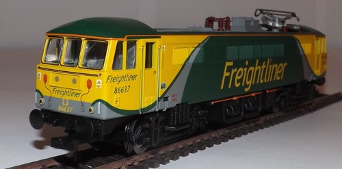 HORNBY R3058 CARGOLINER Bo-Bo CLASS 86 ELEKTROLOKOMOTIVE 86637 | Zustand: New