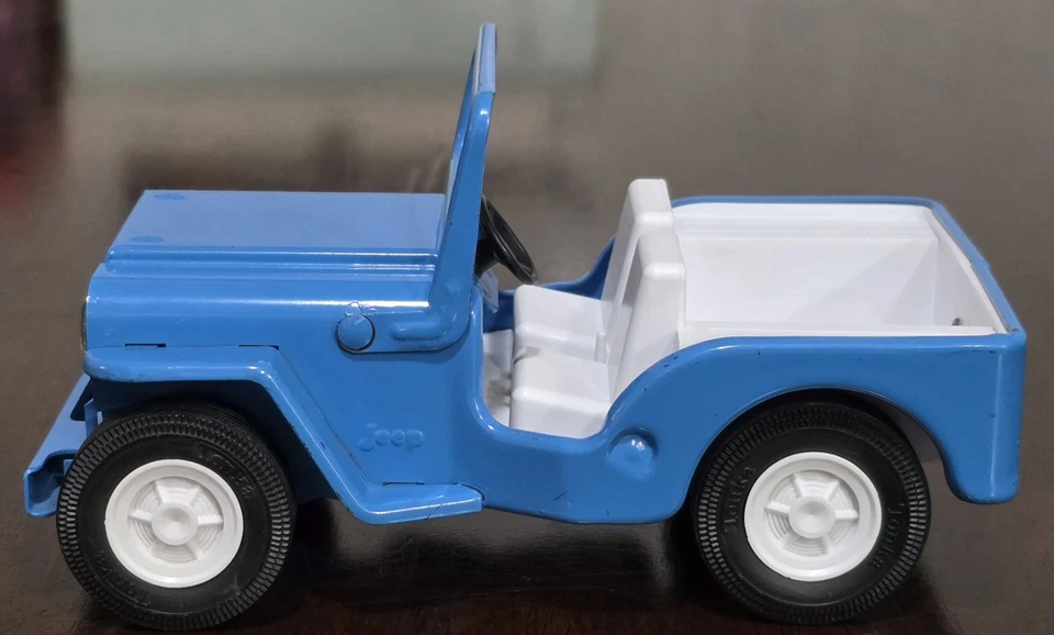 VINTAGE 1960'S TONKA PRESSED STEEL JEEP DISPATCHER BLUE W/ FOLD DOWN WINDSHIELD - Image 2 of 4