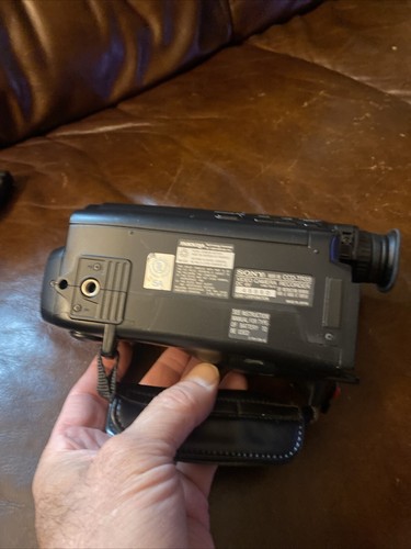 SONY CCD-TR33 Video8 Handycam Camcorder Camera 8mm Untested Read Description - Picture 7 of 9