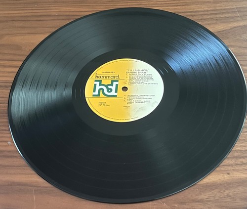 CILLA BLACK / SANDIE SHAW Nothing But The Very Best Vinyl Record LP Album 1983 - Picture 8 of 9