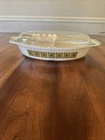VINTAGE PYREX GREEN SQUARE FLOWERS DIVIDED 1.5 QUART CASSEROLE DISH W/ LID *NICE