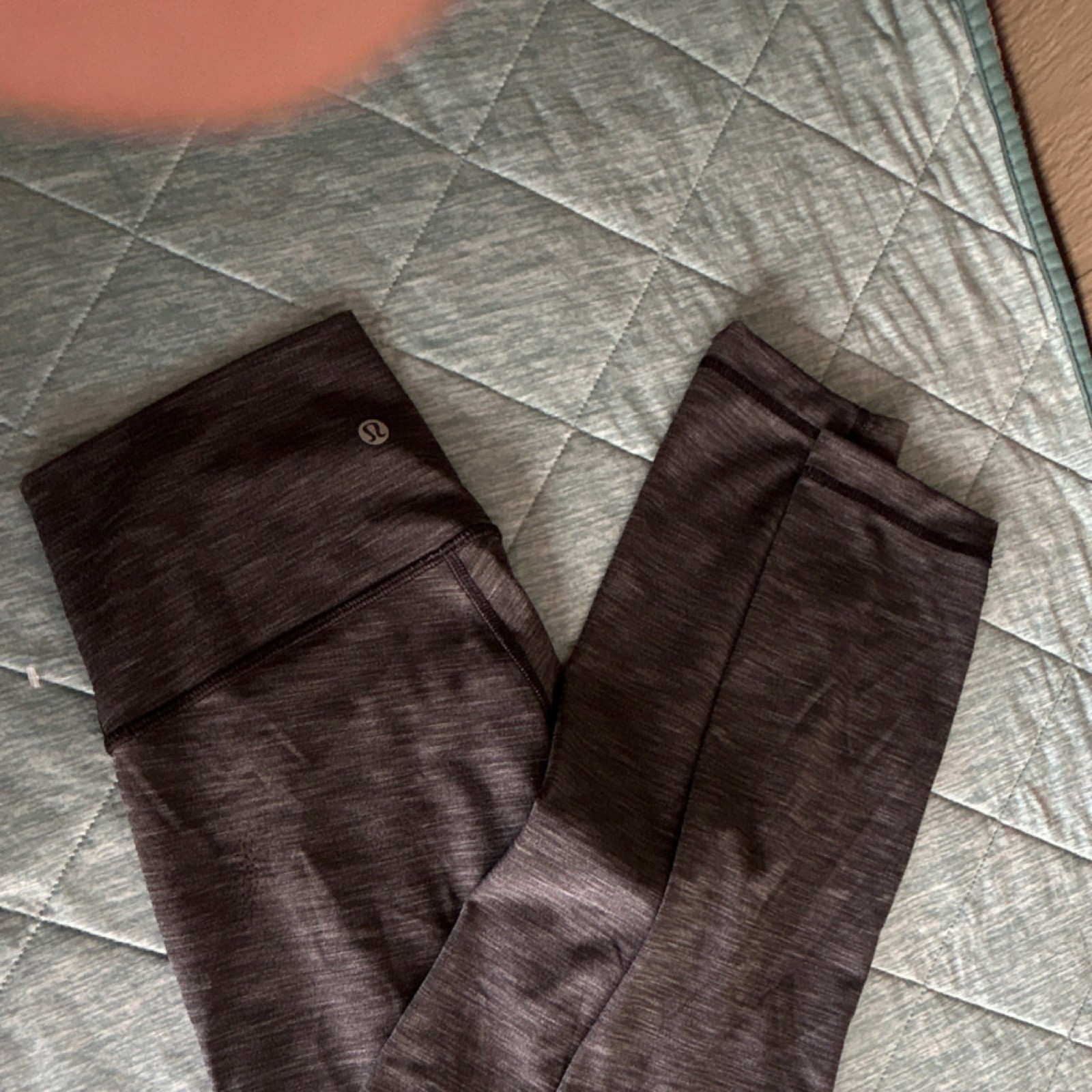 Lululemon Black Solid Pattern Women's Leggings Re… - image 4