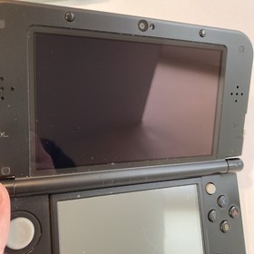 New Nintendo 3DS XL Handheld Console Lime Green With Charger Stylus