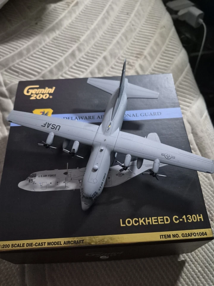 G2AFO1064 GeminiJets C-130H Hercules 1/200 Modelo #90-1057 USAF 166º AW DE ANG Foto 4 de 4