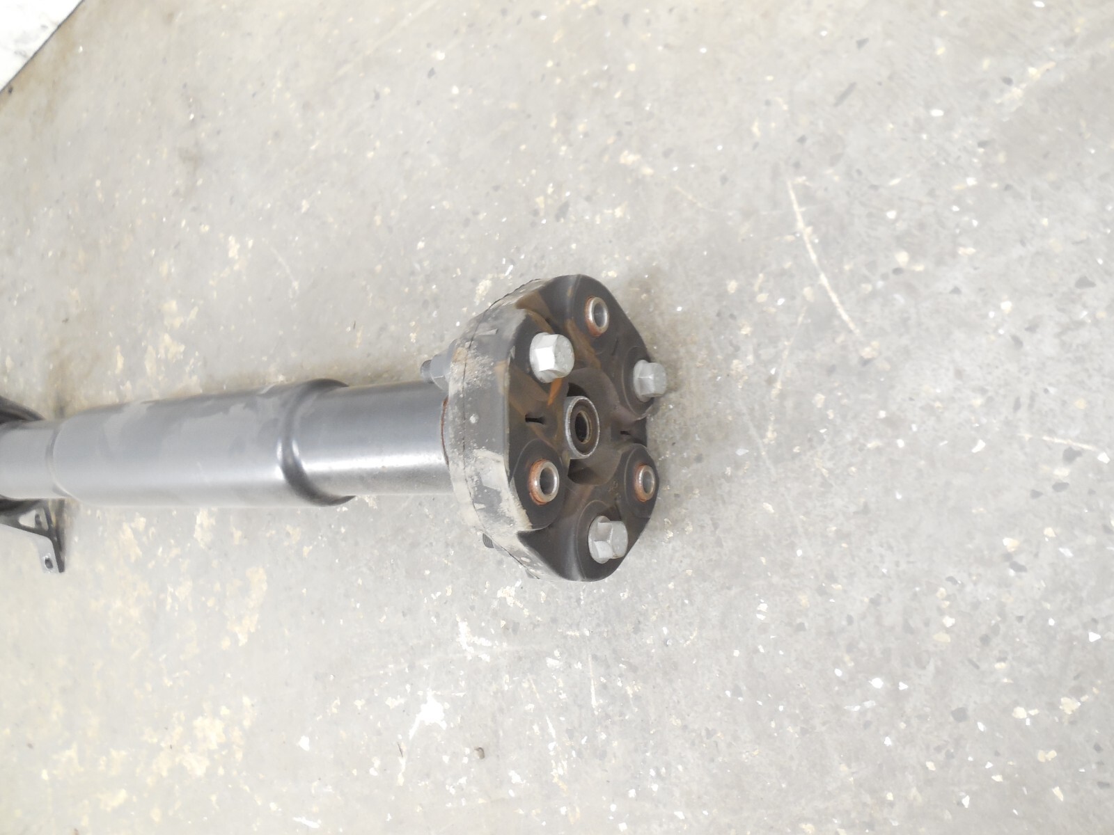 2017 17 Maserati Levante AWD Rear Drive Shaft OEM 06700350480