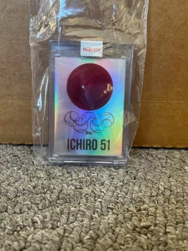 Topps Project 70 Card 354 - Ichiro Suzuki by Solefly Rainbow Foil /70