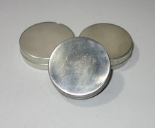 Schweizer Militär - 1 x runde Aludose mit Deckel - ca. 6,5 x 2 cm