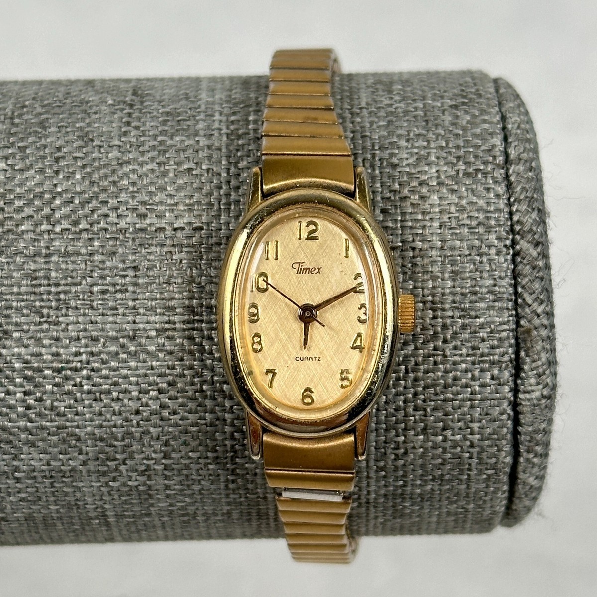 VTG Timex Watch Womens 17mm Oval Gold Tone Expansion