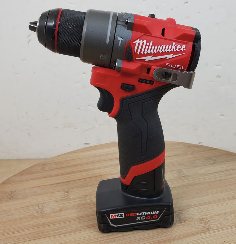 Milwaukee 1/2" 12v Brushless Cordless Hammer Drill Driver 3404-20 + 4.0 Ah Batt.