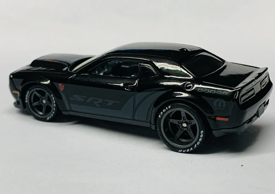 Dodge Challenger SRT Demon 2018 negro Hot Wheels 1/64 con ruedas personalizadas Foto 2 de 4