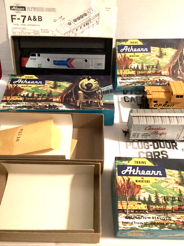 Locomotiva Athearn HO 157 Amtrak F7A Canadian Pacific Reefer e Caboose nuova - Foto 5 di 7