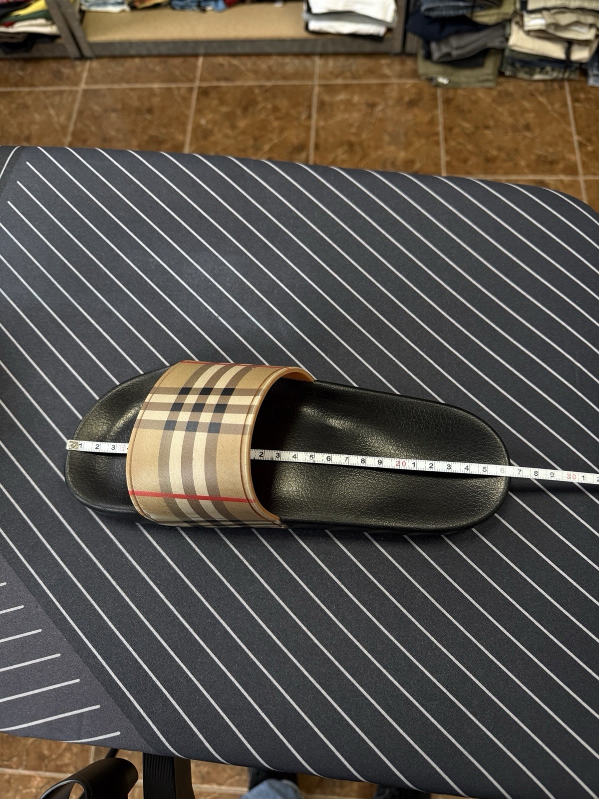 🇬🇧 Burberry Nova Check Slides Pool Sandals Made in Italy thumbnail 9