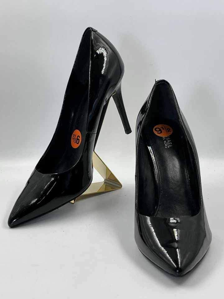 Biqueira agulha feminina Michael Kors couro envernizado preto tamanho 9,5 M EUA - Imagem 3 de 4