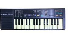Casio SK-1 Portable 32 Key Sampling Keyboard READ DESCRIPTION