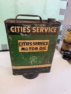VINTAGE CITIES SERVICE SLIM ONE GALLON CAN
