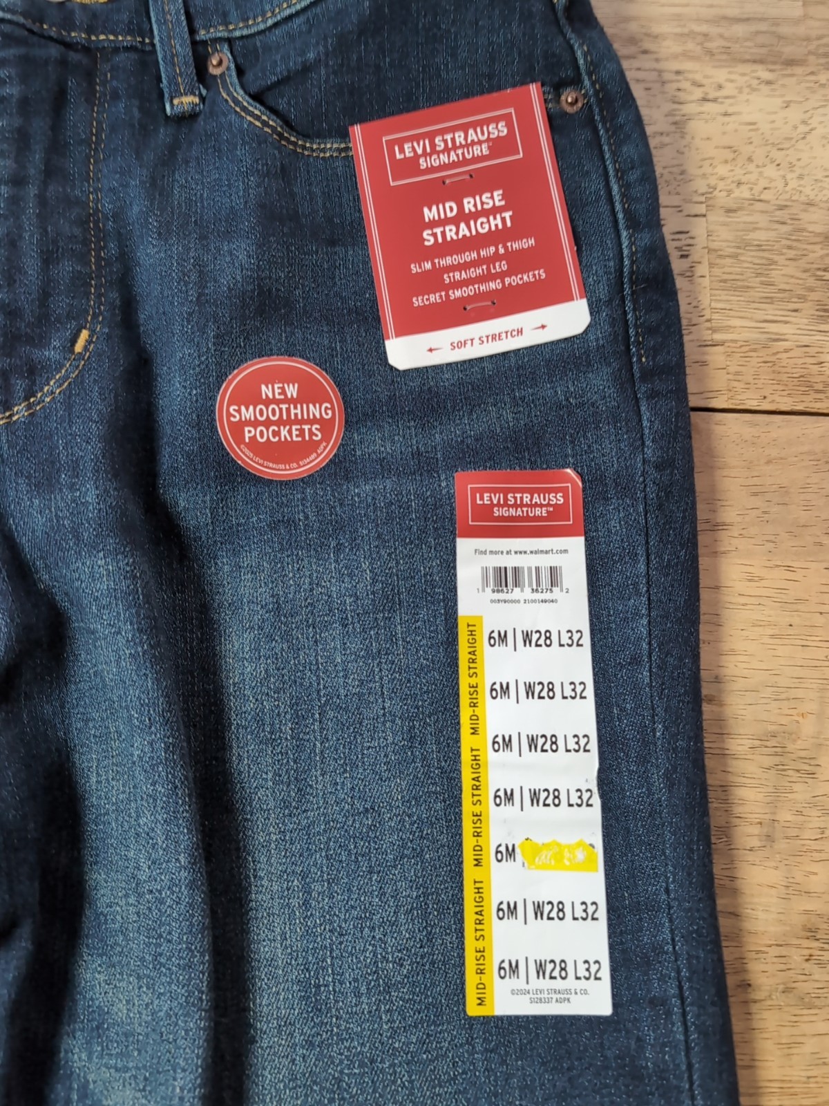 Signature by Levi Strauss Women's Mid Rise Straight Leg 6M Stretch Denim  thumbnail 3