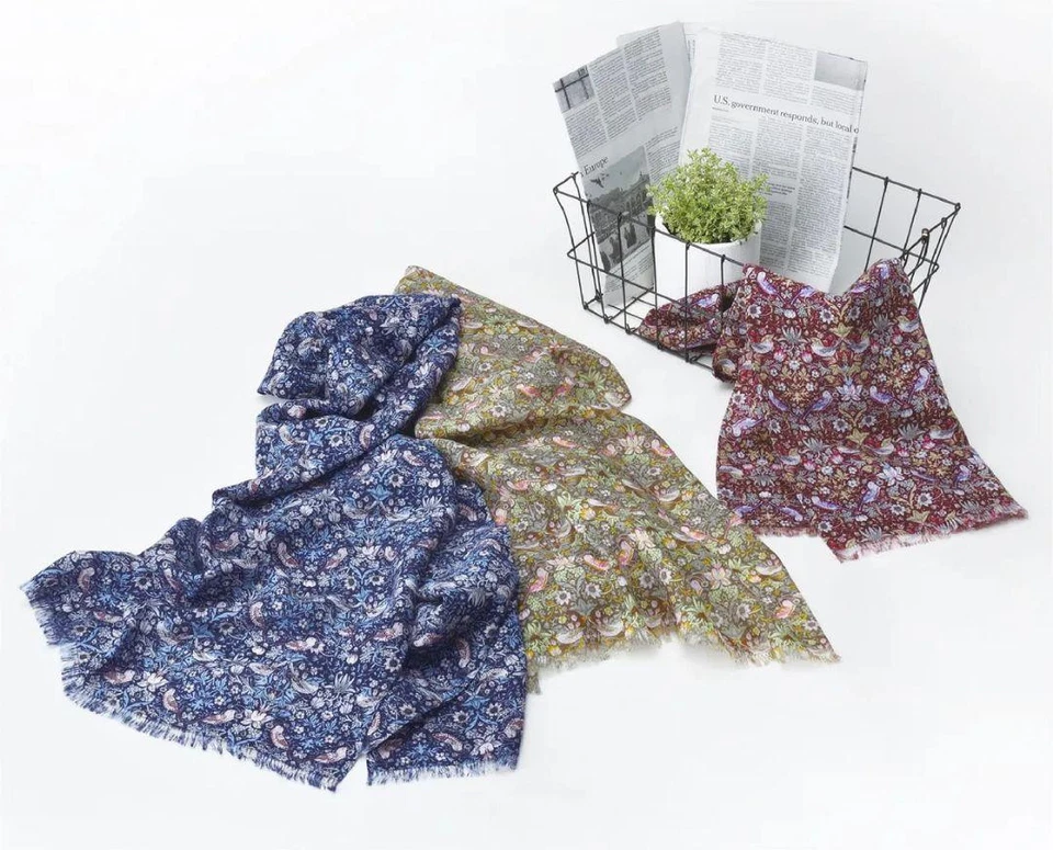 Liberty FLORET LONDON Estola de Lana Sin Usar Fresa Theif Azul Marino 50x170cm Flor Foto 3 de 4