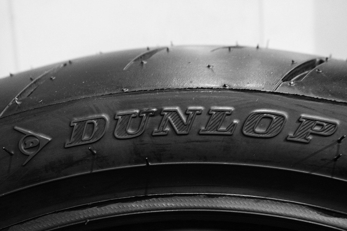 KAWASAKI NINJA ZX-6R DUNLOP SPORTMAX GPR-300 TWO TIRE SET 120/70