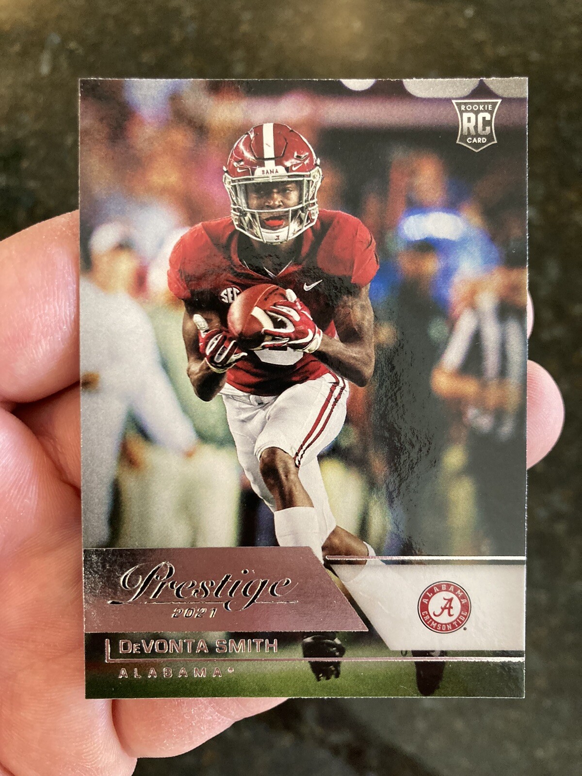 2021 PANINI CHRONICLES DRAFT PICKS DEVONTA SMITH PRESTIGE ROOKIE PINK #84 EAGLES
