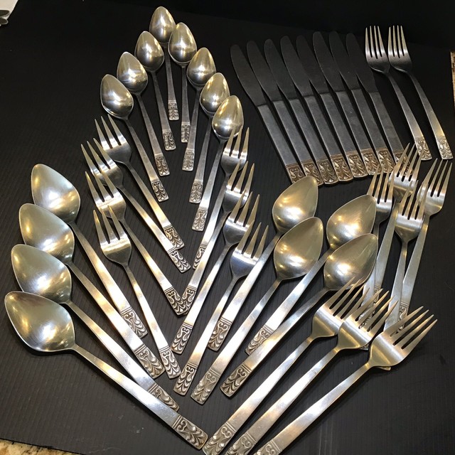 Carlyle CAMEO 40 Pc Service 8 Stainless Hong Kong Flatware Mid Century eBay